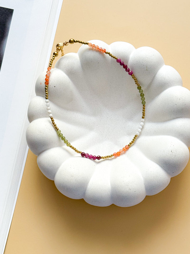 Bracelet de cheville GRETA -  Jade néphrite, Pierre de lune, Rubis & Pierre de soleil