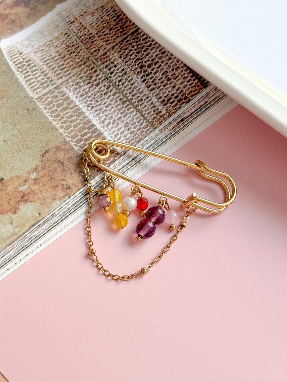 Épingle/broche KARINE - Agate jaune, Quartz fraise, Quartz rose & tutti quanti