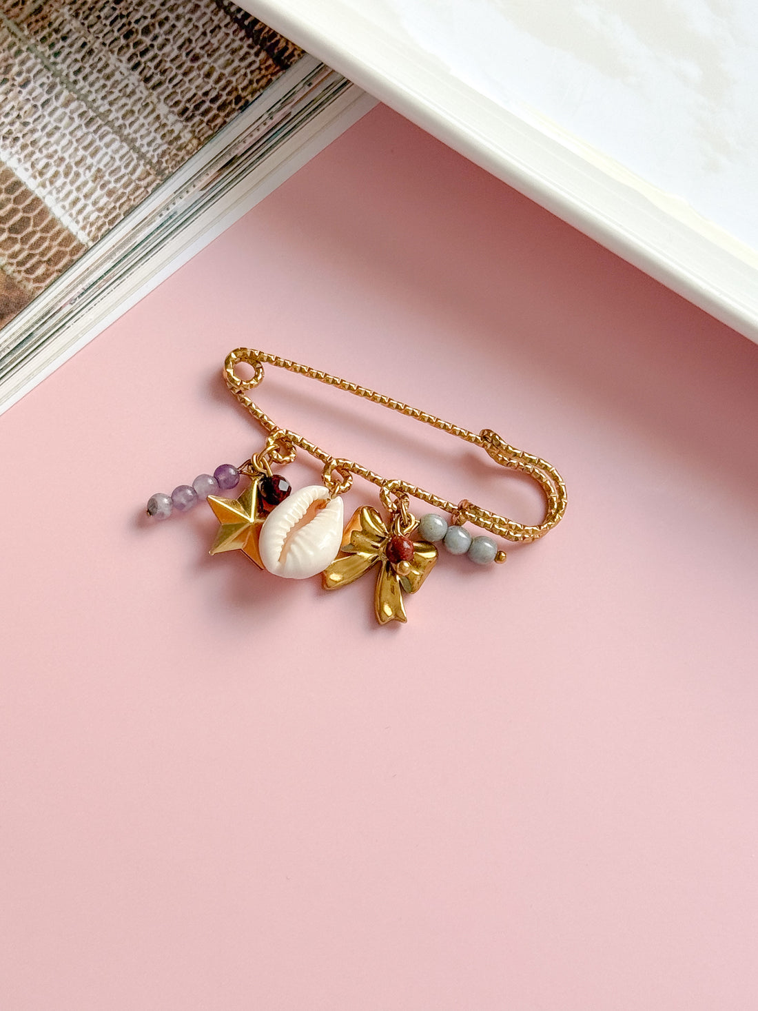 Épingle/broche JULIETTE - Améthyste, Grenat, Jaspe rouge et verre tchèque