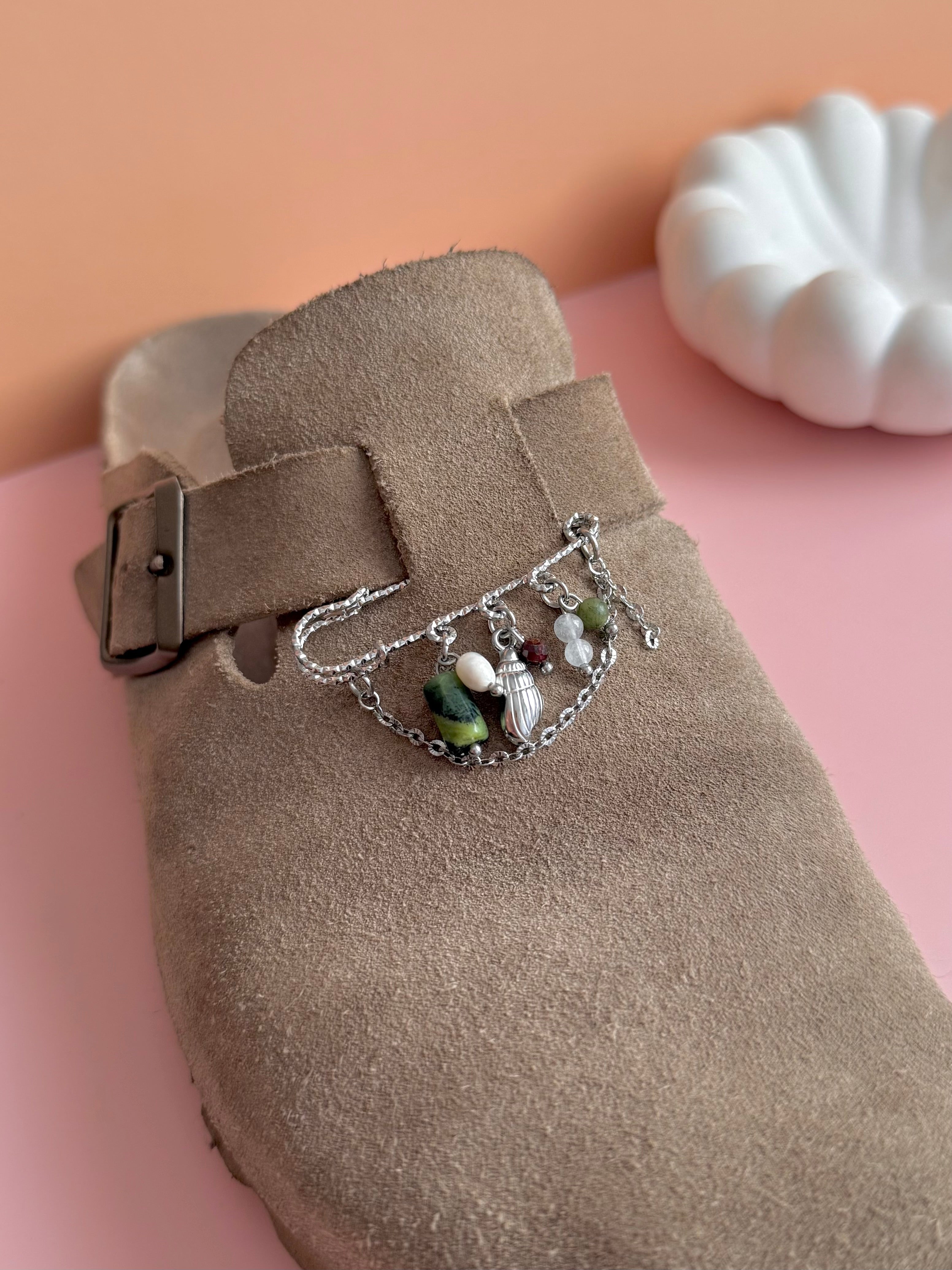 Épingle/broche ROMY - Jade néphrite, Pierre de Lune, Grenat & tutti quanti