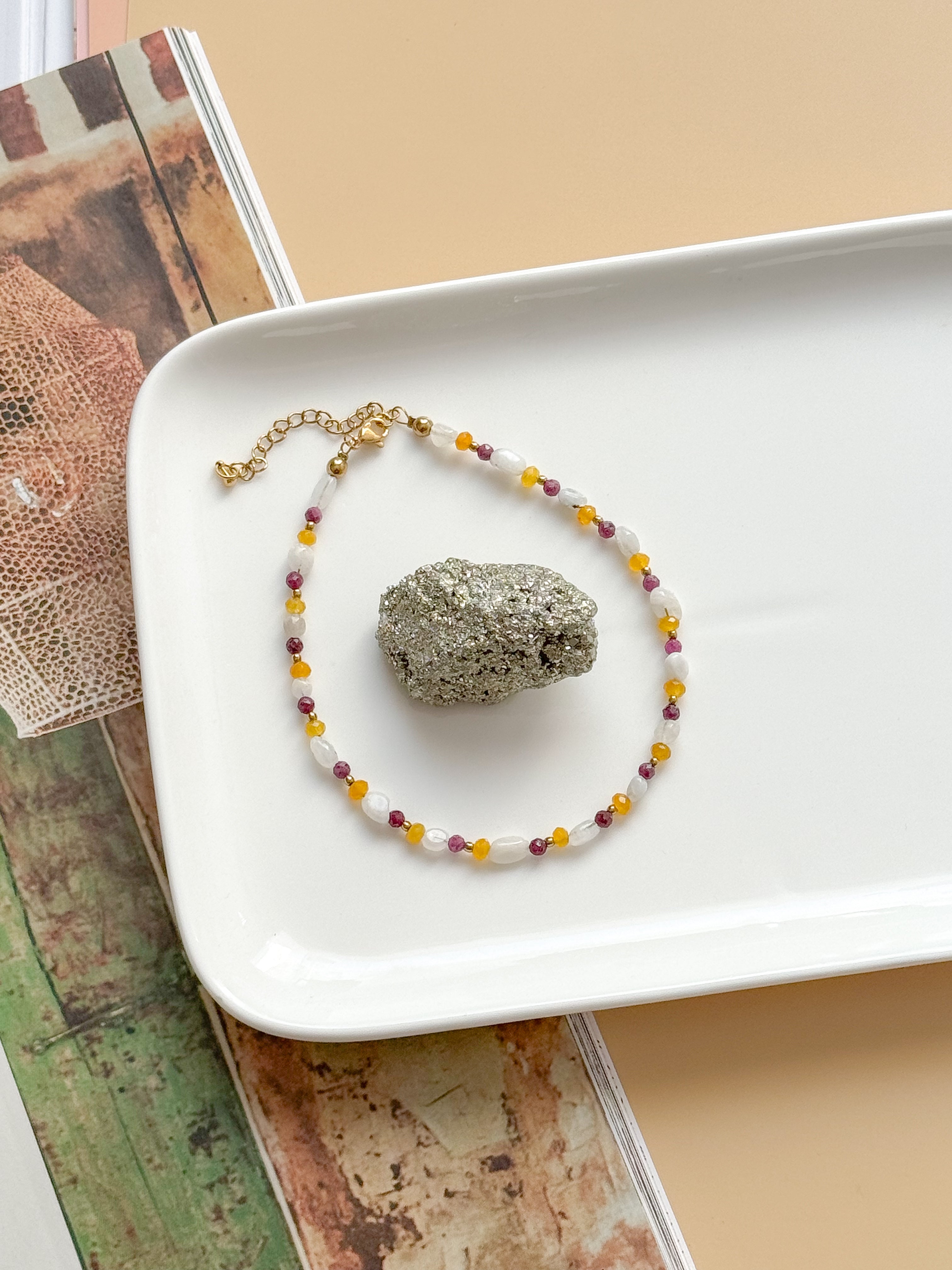 Bracelet de cheville DORIANE - Pierre de lune, Quartz jaune & Rubis