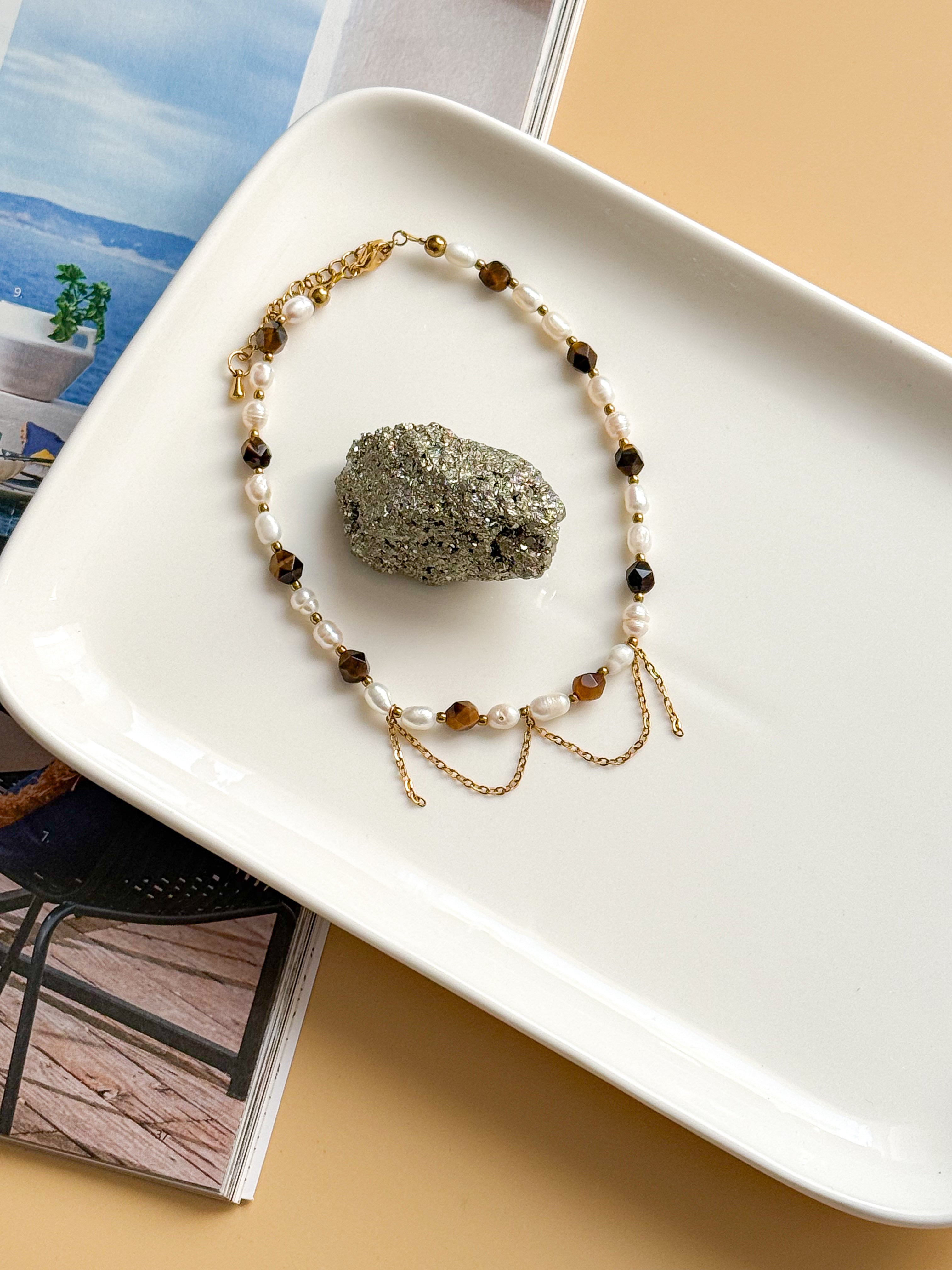 Bracelet de cheville LAURE -  Oeil de Tigre & Perle d'eau douce