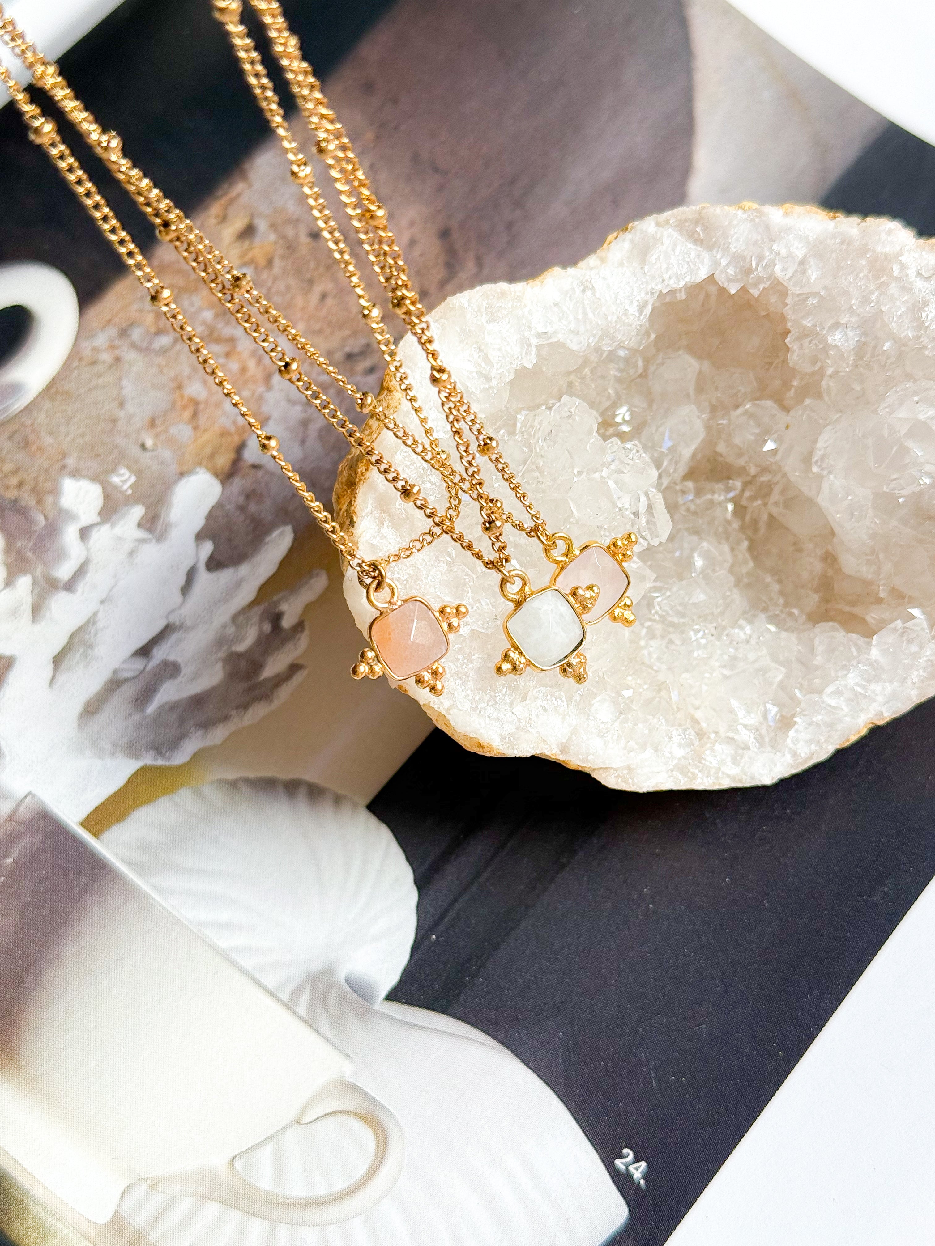 Collier CLÉMATITE Pierre de Soleil - Affirmation de soi, joie, rayonnement intérieur