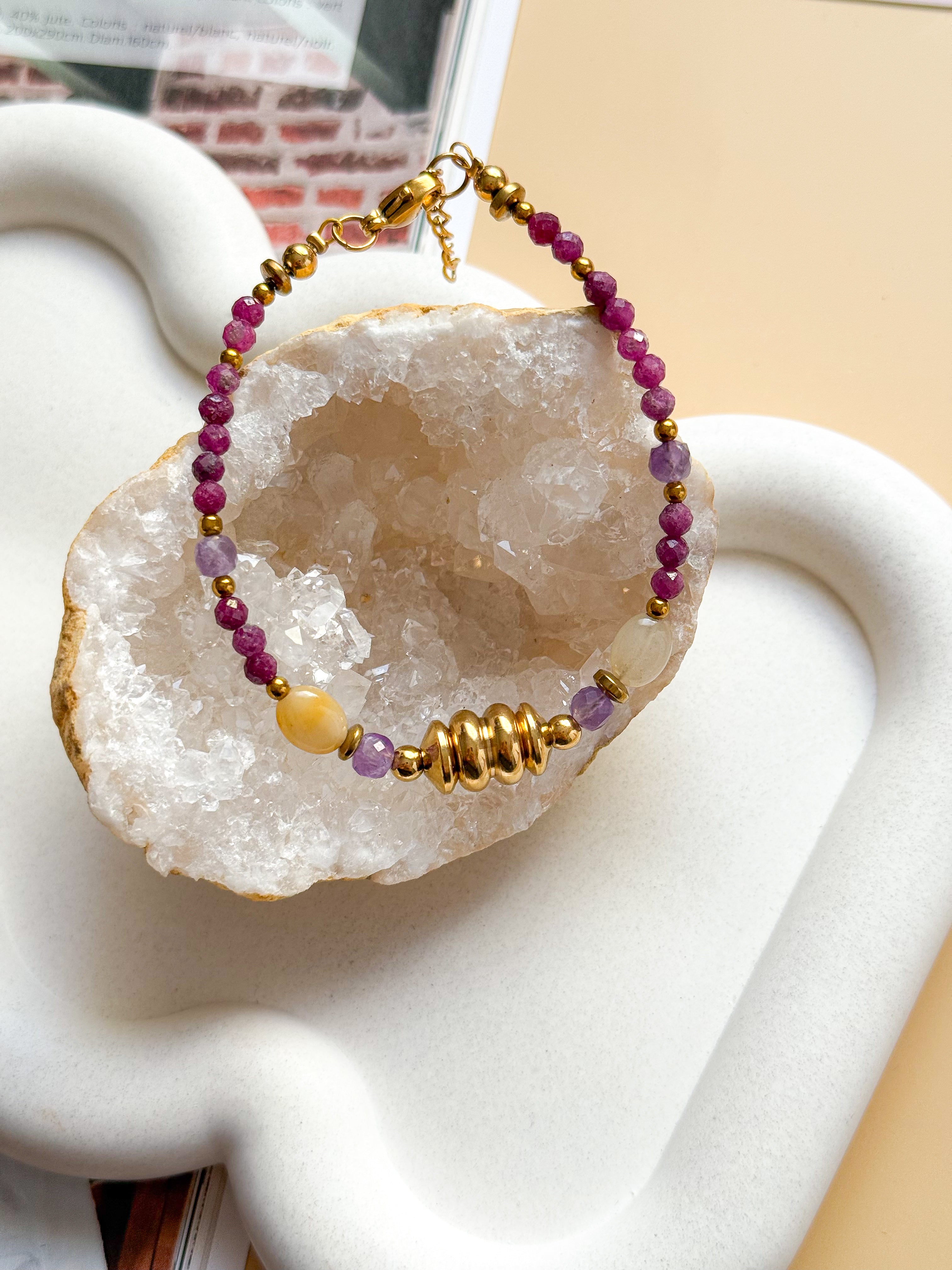 Bracelet FREESIA base Rubis - Abondance, Motivation, Apaisement intérieur