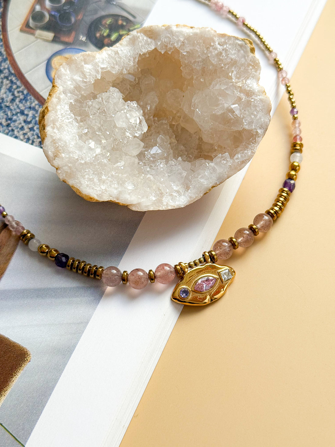 Collier AMARYLLIS - Ouverture du coeur, amour de soi, féminité, lâcher-prise