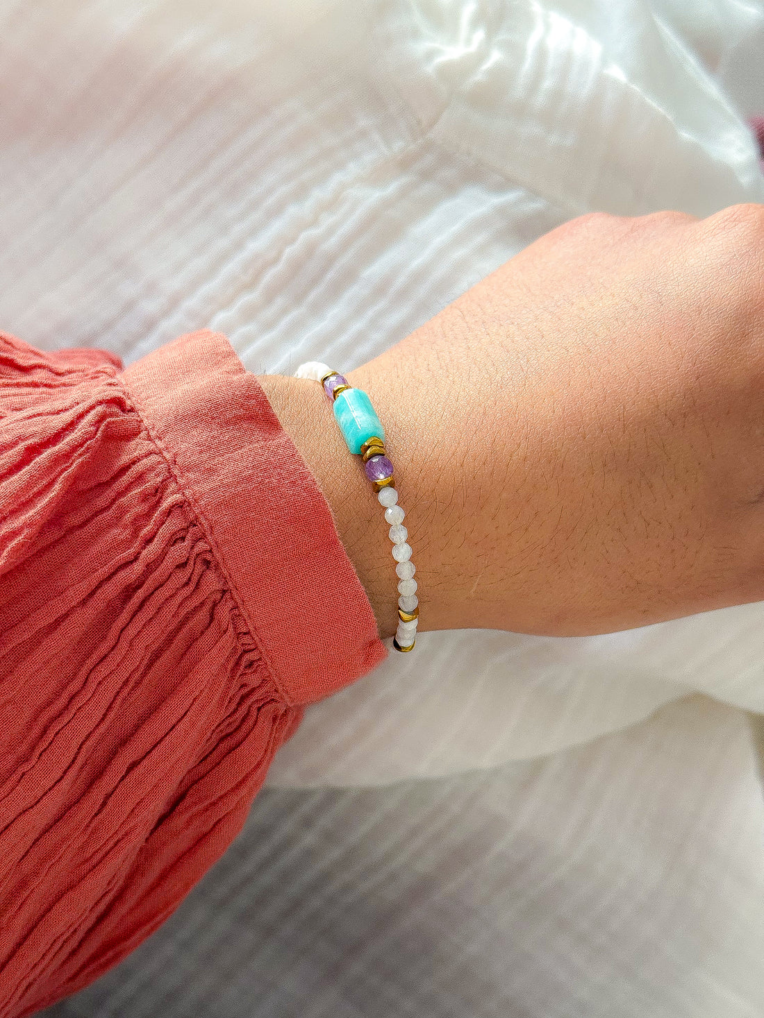 Bracelet MARIGOLD base Pierre de Lune - Féminin sacré, relâcher les tensions, expression personnelle