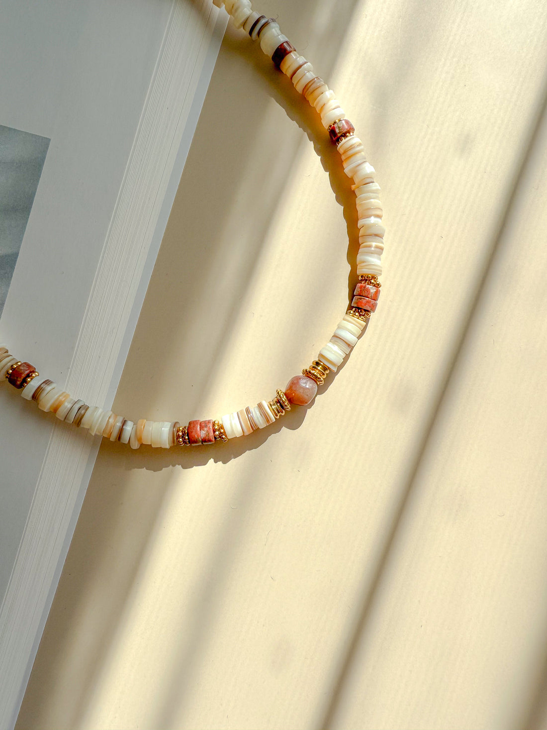 Collier LEELOO Granit rouge & Agate Indienne - Ancrage et équilibre émotionnel