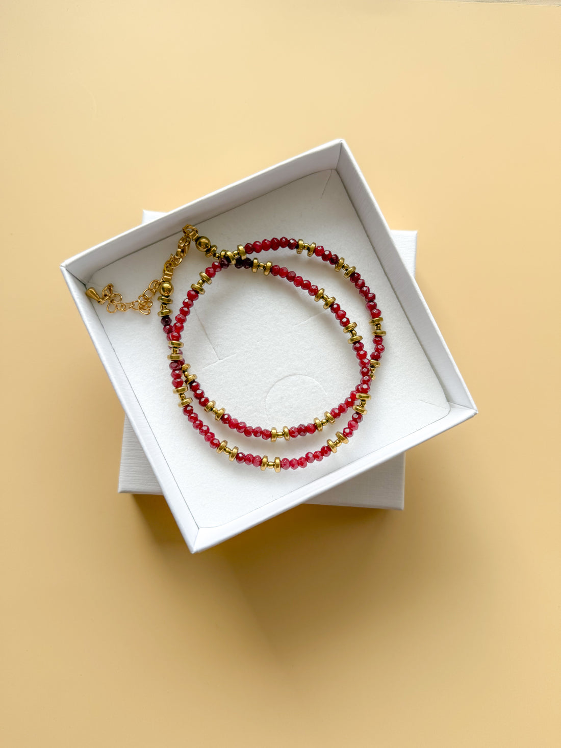 Collier PIERRETTE Jade bordeaux - Ancrage & stabilité émotionnelle