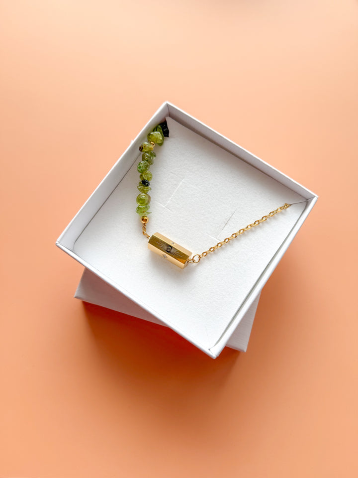 Collier asymétrique NATHALIE Péridot - Équilibre émotionnel, clarté, confiance en soi
