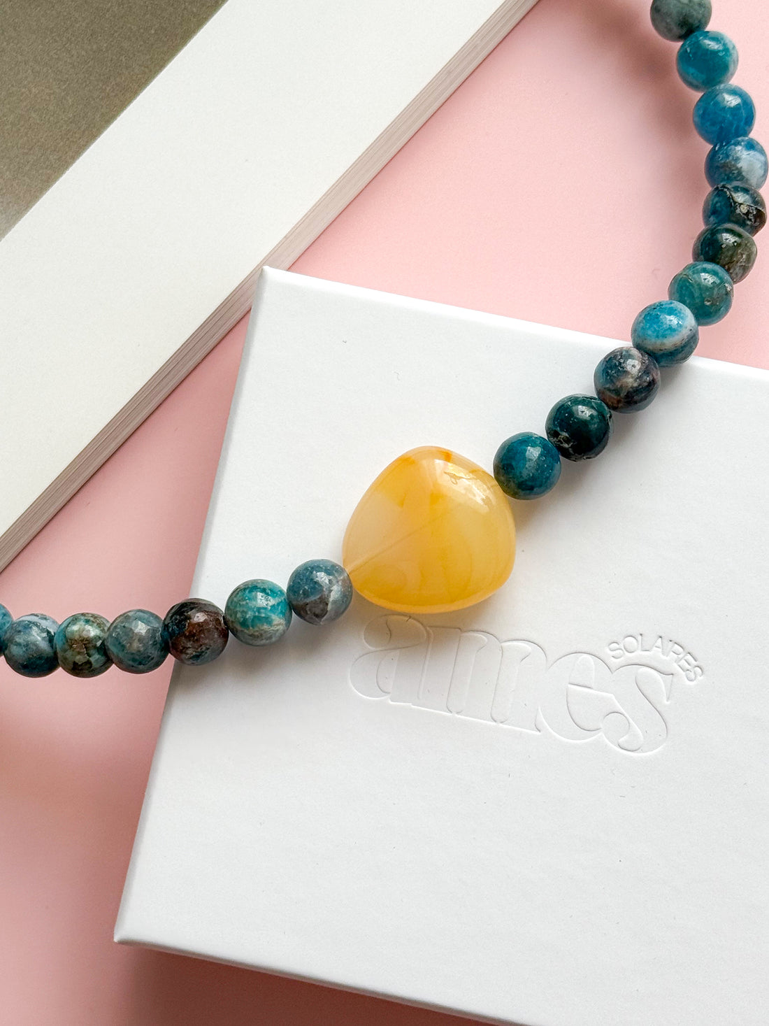 Collier MAGALI Apatite : Clarté mentale, expression personnelle, motivation