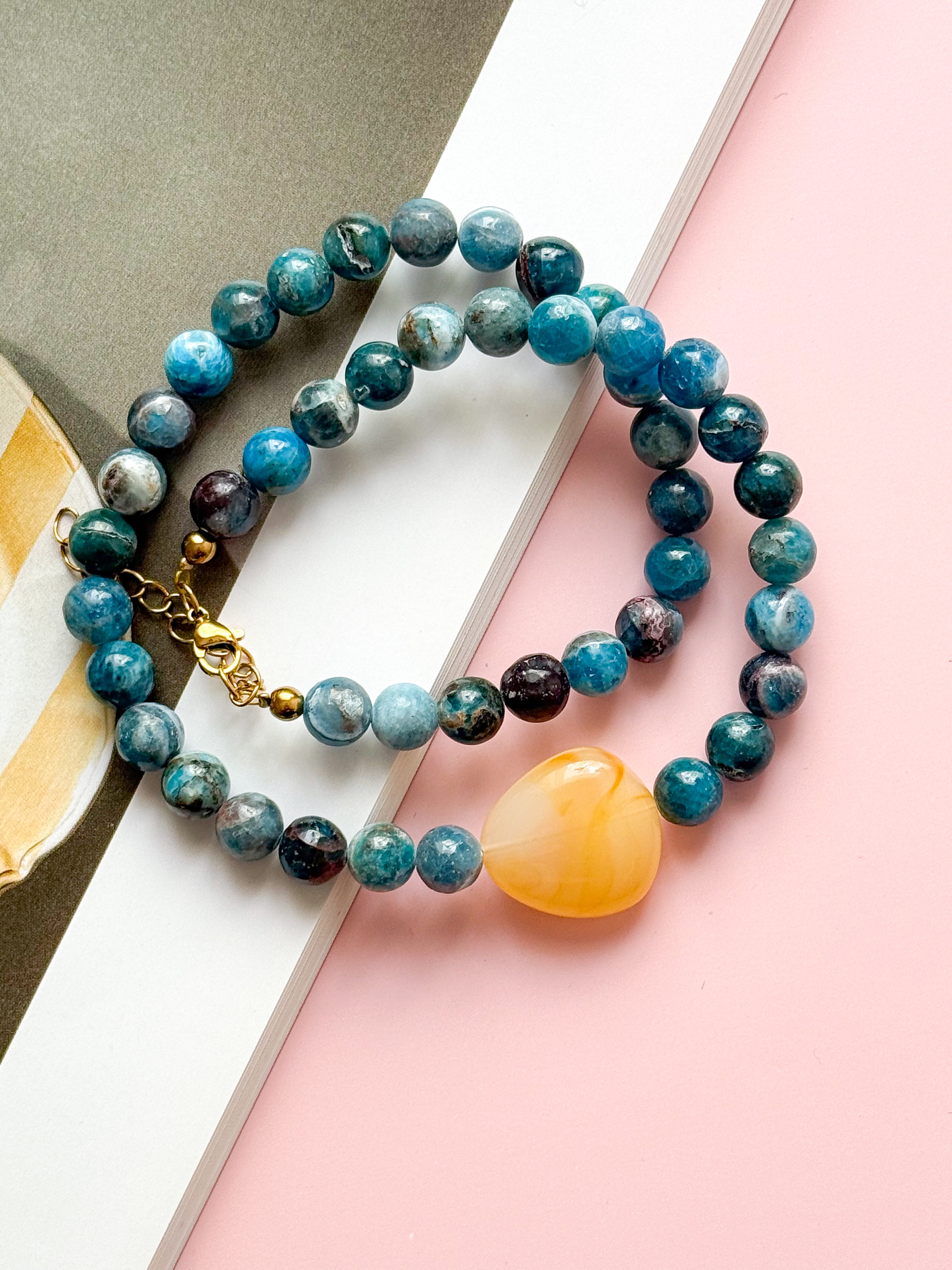 Collier MAGALI Apatite : Clarté mentale, expression personnelle, motivation