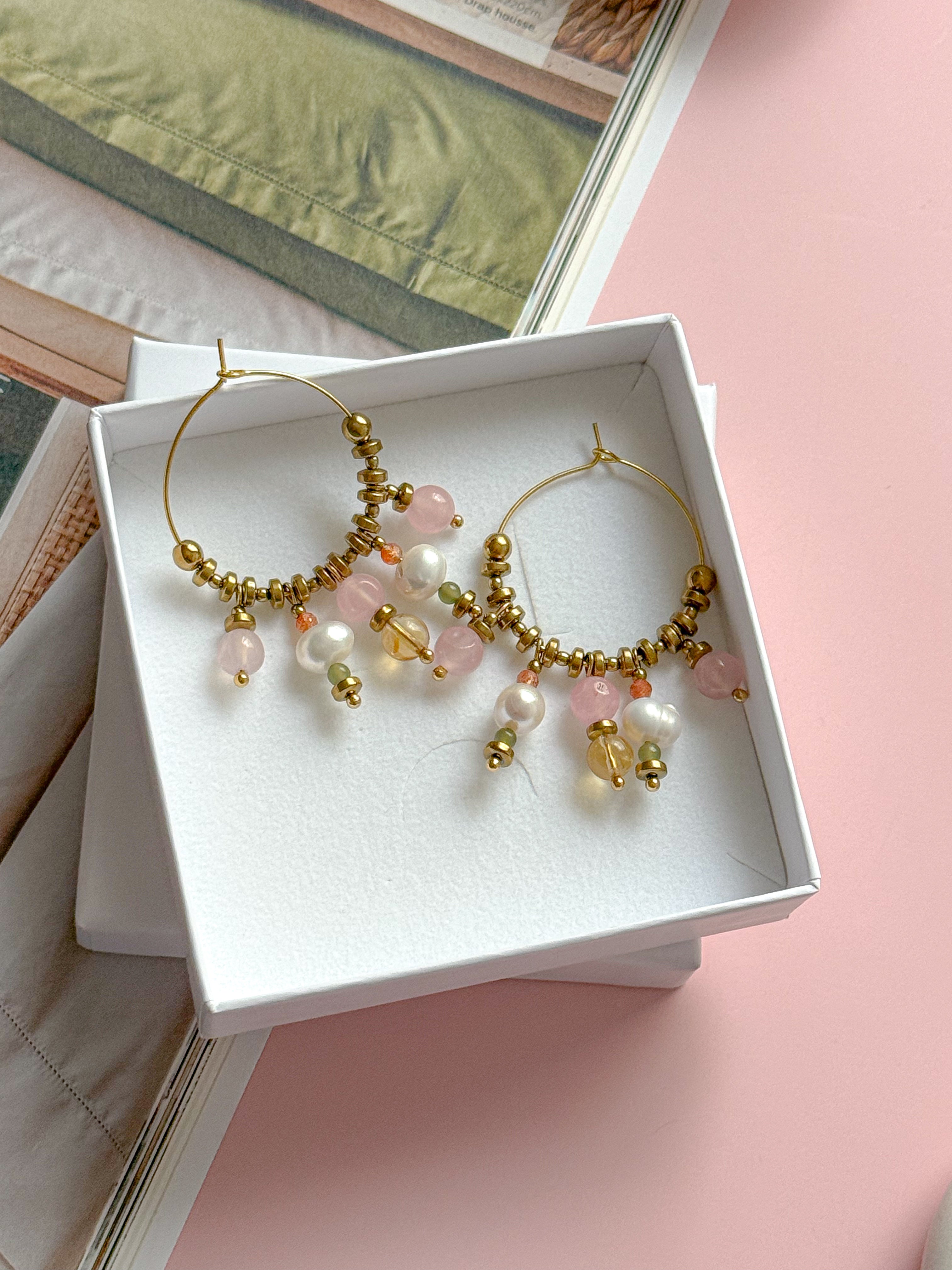 Créoles MAUREEN - Quartz rose, Citrine, Pierre de Soleil, Jade Néphrite