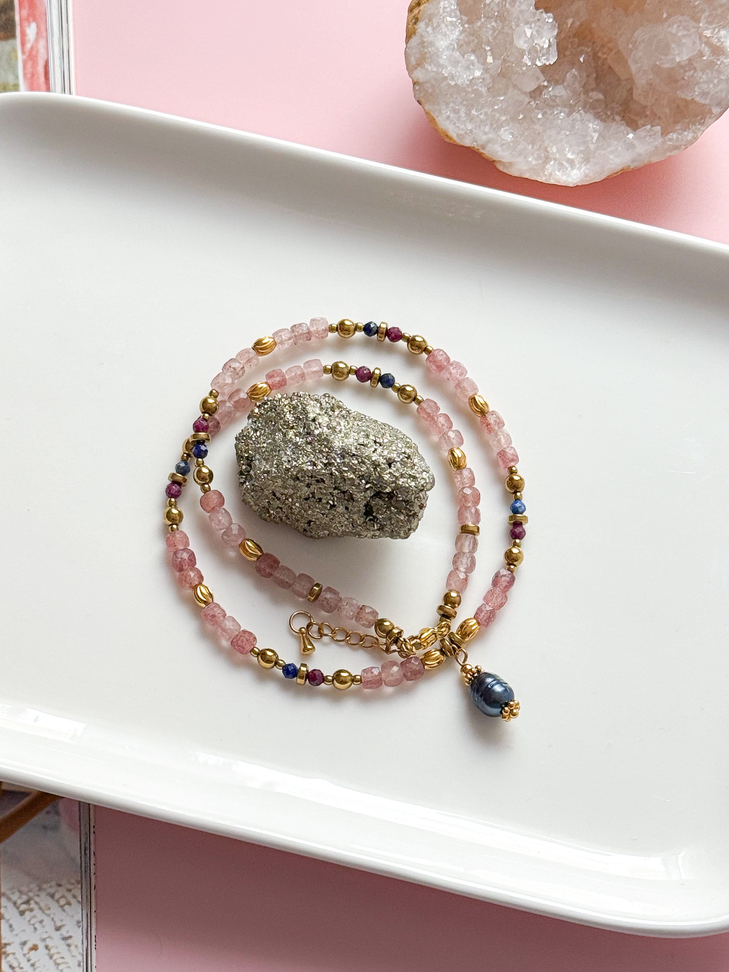 Collar LEELOO - Granito rojo y ágata india