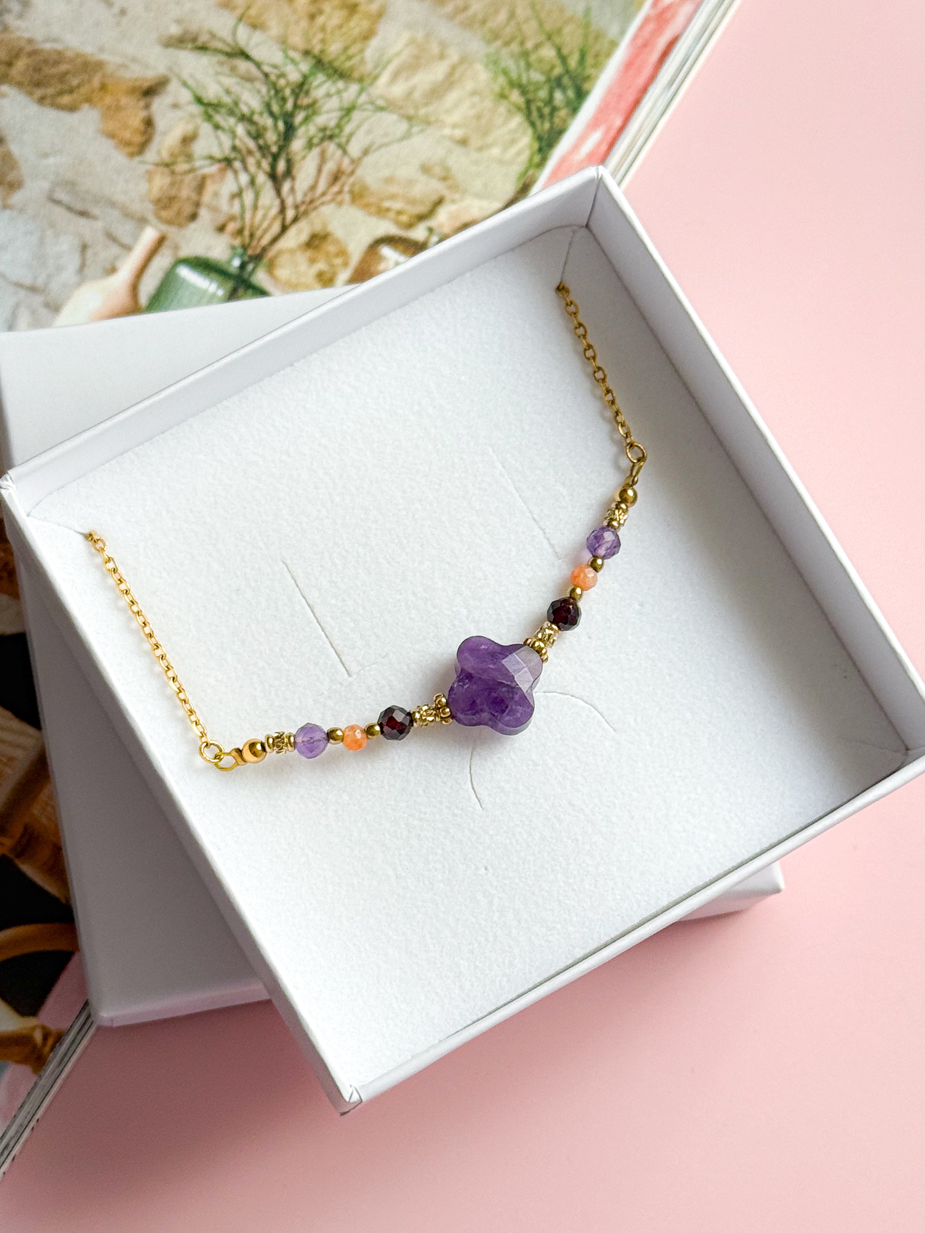 Collier MIA doré - Améthyste, Grenat et Pierre de Soleil