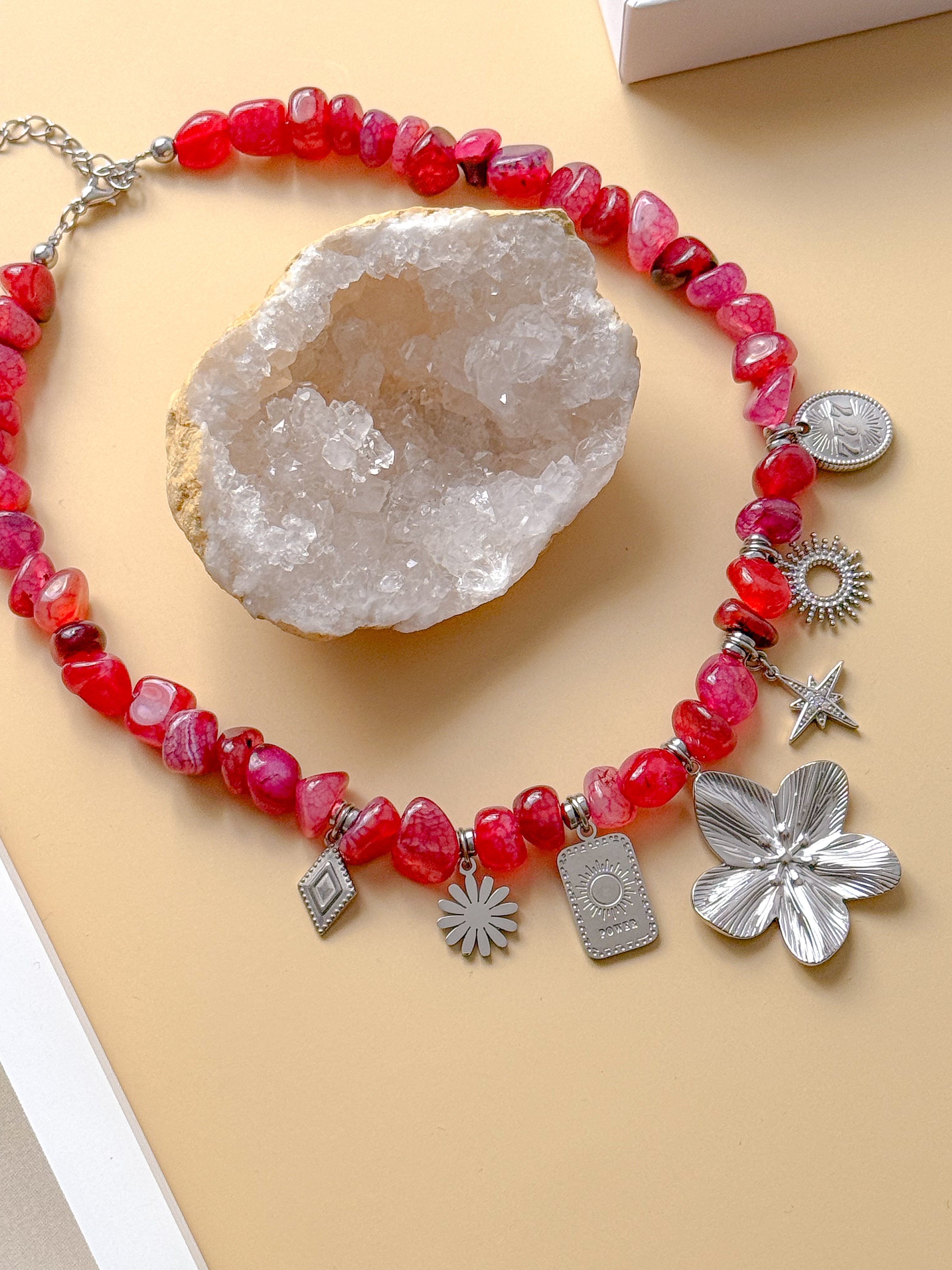 Collier LAURA argenté/rose - Amour de soi, douceur, réconfort