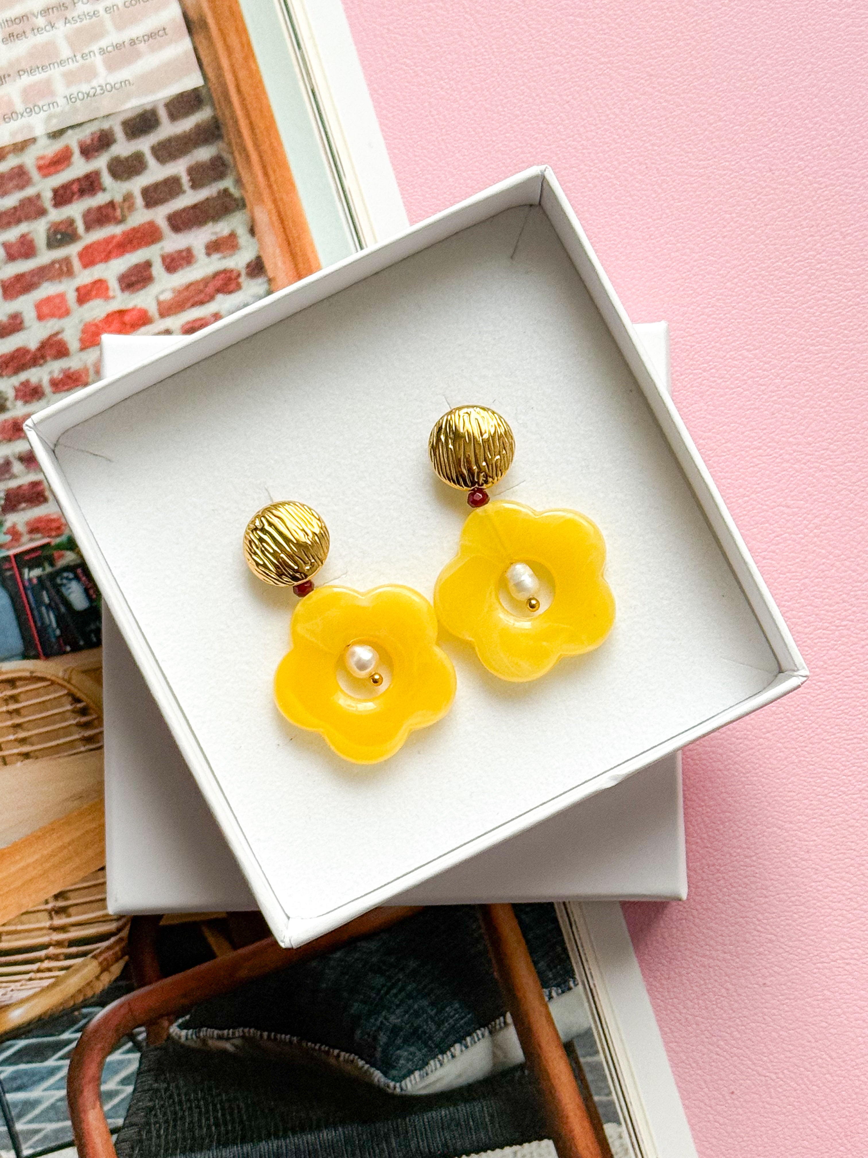 Boucles d'oreilles DOVIE jaune - Jade bordeaux et Perle d'eau douce